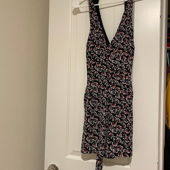 Express VNeck Black White Pink Floral Print Romper - Picture 4 of 4